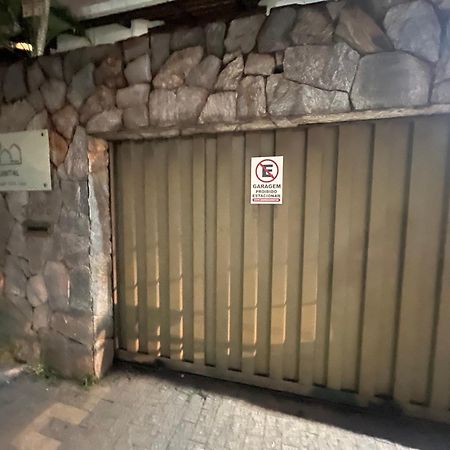 Casa Quintal Bueno! 5 Quartos Com Ar Split E Internet Ultra! Perto Do Melhor De Goiania! Marista Parques Areiao E Vaca Brava Hospital Premium Mater Dei Blue Fit Perdomo Goiania Shopping! Екстериор снимка
