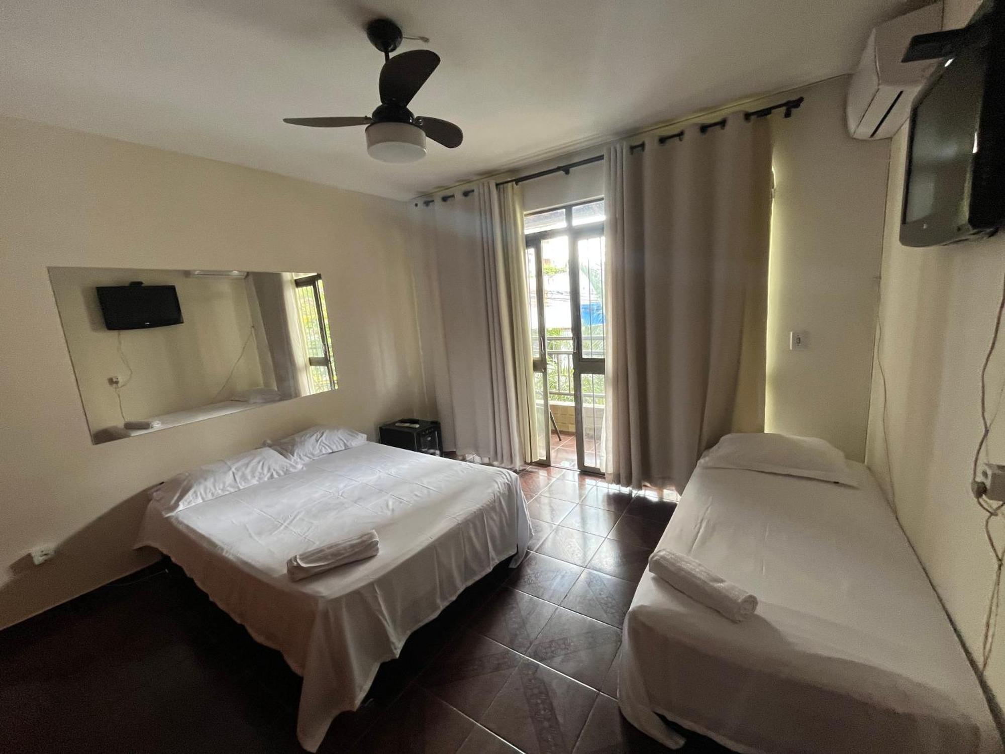Casa Quintal Bueno! 5 Quartos Com Ar Split E Internet Ultra! Perto Do Melhor De Goiania! Marista Parques Areiao E Vaca Brava Hospital Premium Mater Dei Blue Fit Perdomo Goiania Shopping! Екстериор снимка