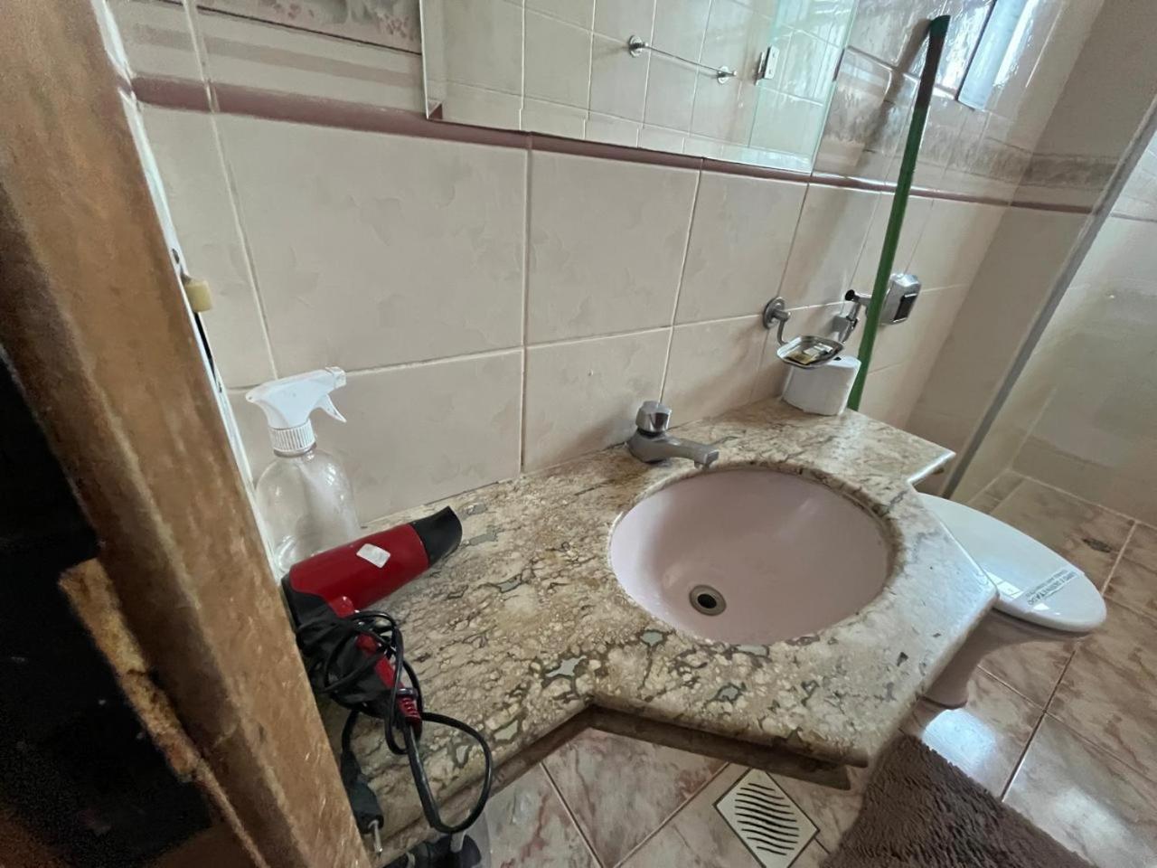 Casa Quintal Bueno! 5 Quartos Com Ar Split E Internet Ultra! Perto Do Melhor De Goiania! Marista Parques Areiao E Vaca Brava Hospital Premium Mater Dei Blue Fit Perdomo Goiania Shopping! Екстериор снимка